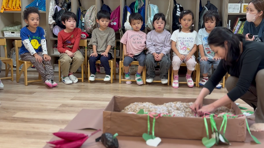 お部屋が畑に大変身！さつまいも収穫前のお手伝い練習～中野富士見町駅前園のレポート～