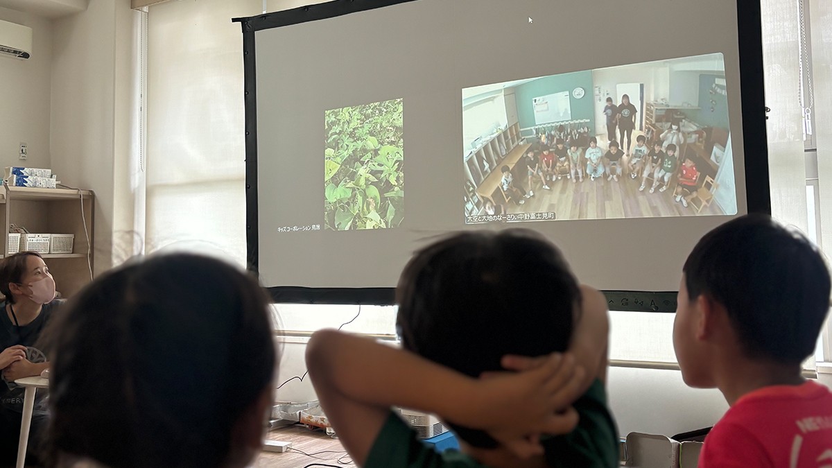 画面の向こうに広がる夏の畑～中野富士見町駅前園レポート～