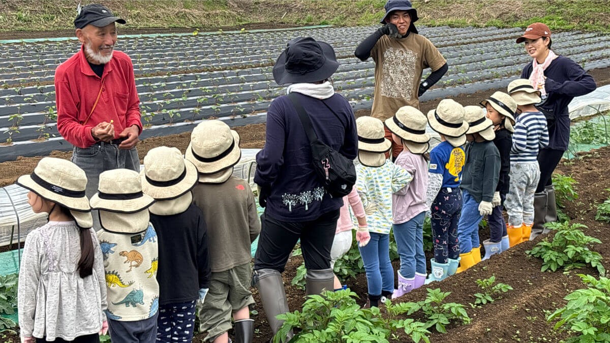 土と笑顔に触れて、子どもたちが見つけたもの～中野富士見町駅前園レポート～